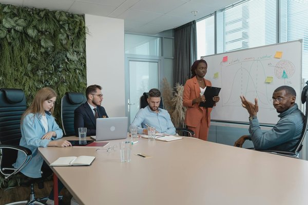 Démarrez votre start-up avec succès : 10 étapes essentielles et stratégiques !